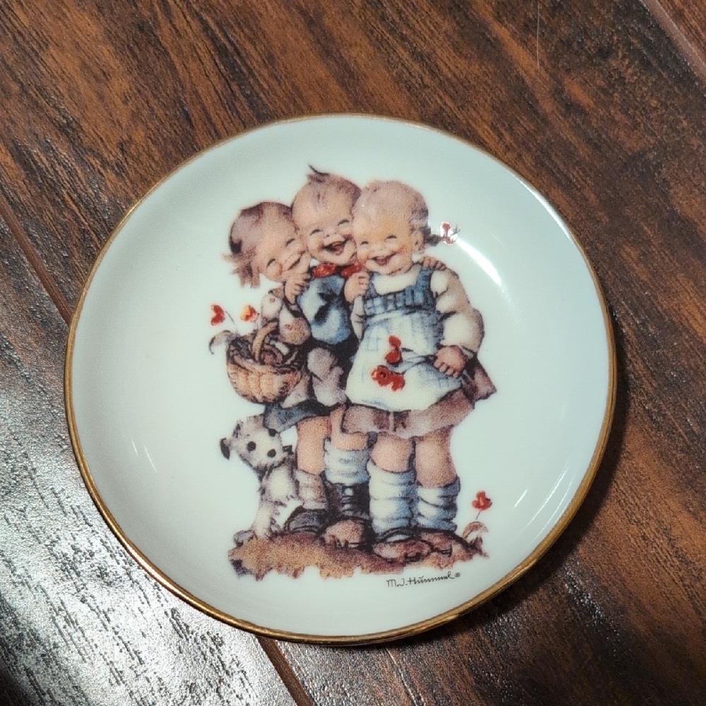 EUC Hummel Decorative Plate "Follow The Leader"